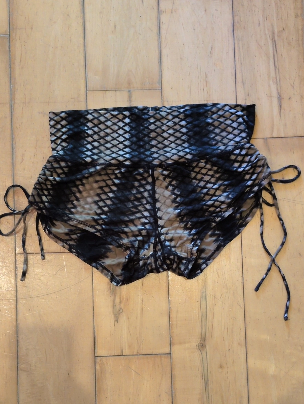 Booty Shorts Cinch Up